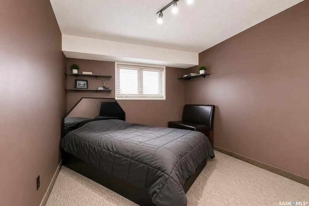 425 115th Street E Saskatoon SK S7N 2E5