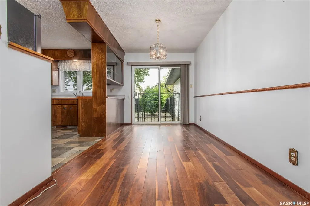 1229 Pascoe Drive W Moose Jaw SK S6H 6Z4