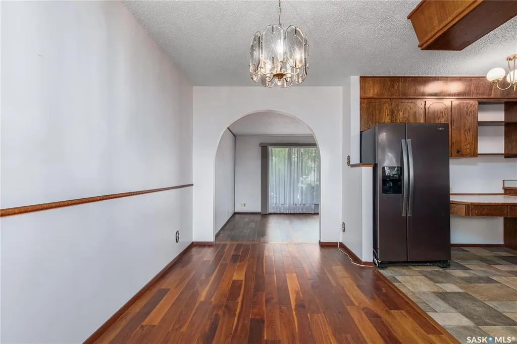 1229 Pascoe Drive W Moose Jaw SK S6H 6Z4