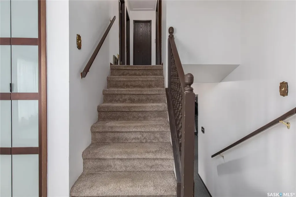 1229 Pascoe Drive W Moose Jaw SK S6H 6Z4