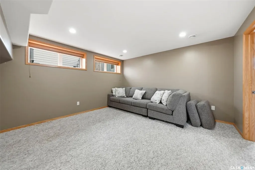 122 Meadowlark Park Warman SK S0K 0A1