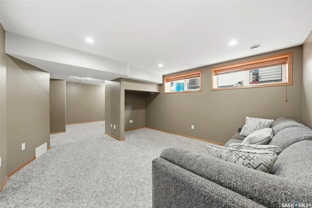 122 Meadowlark Park Warman SK S0K 0A1