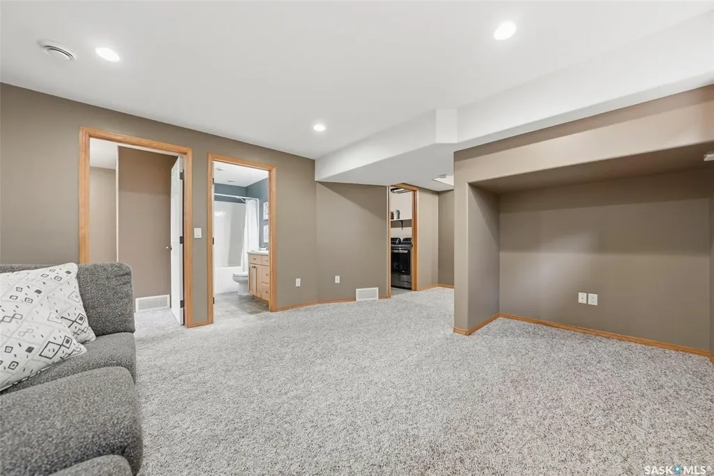 122 Meadowlark Park Warman SK S0K 0A1