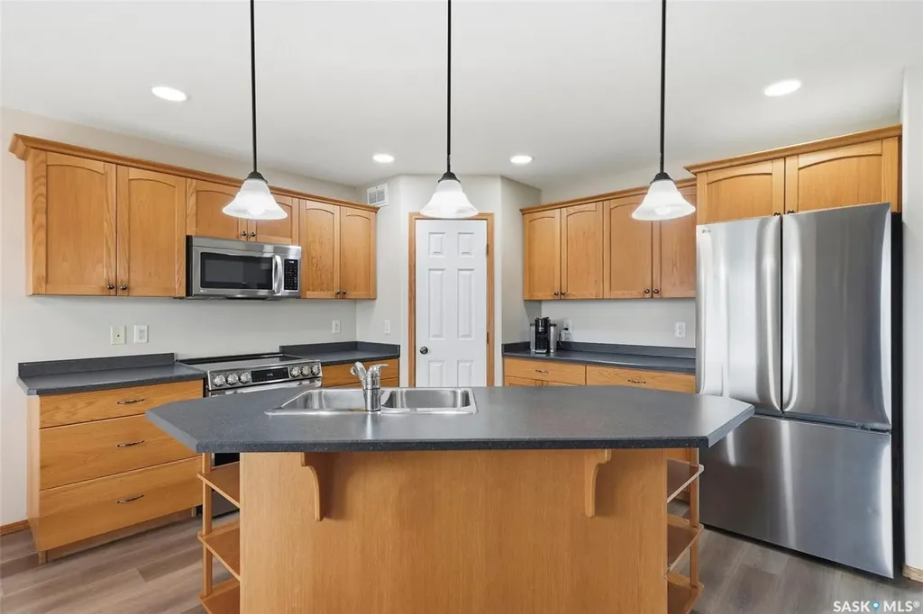 122 Meadowlark Park Warman SK S0K 0A1