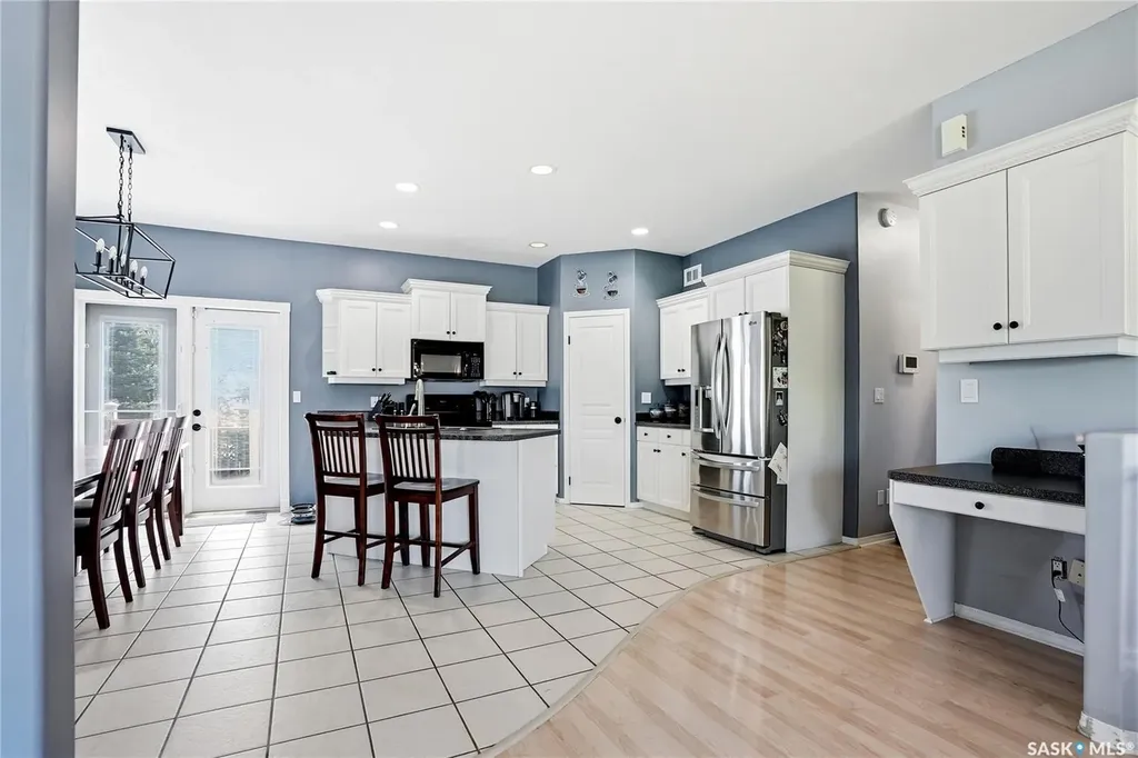 206 Carr Lane Saskatoon SK S7S 1M3