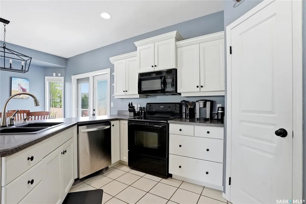 206 Carr Lane Saskatoon SK S7S 1M3