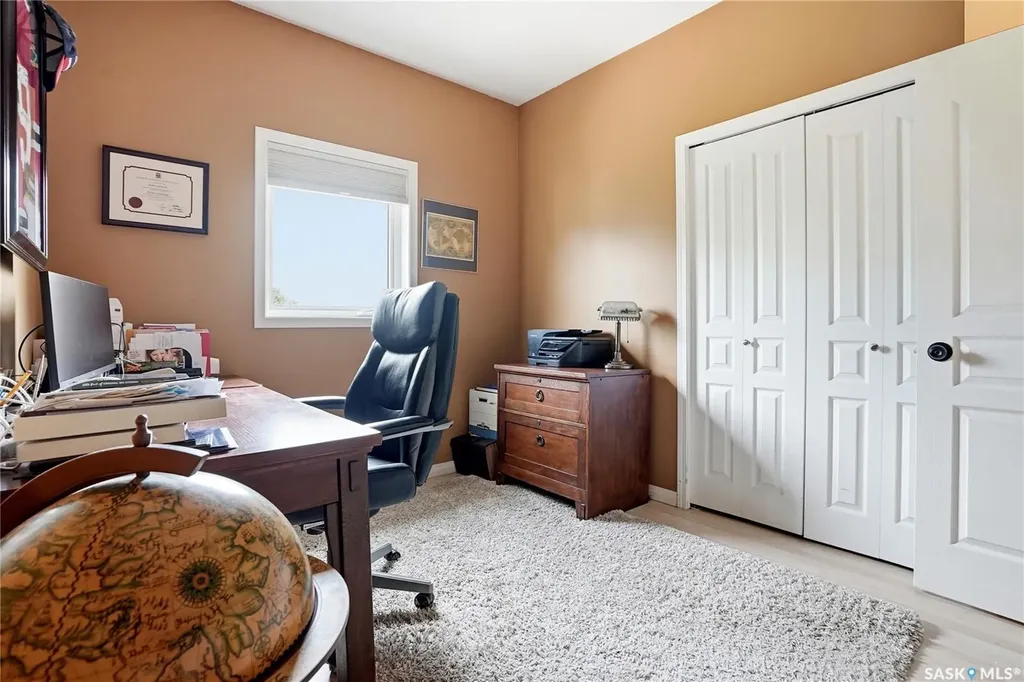 206 Carr Lane Saskatoon SK S7S 1M3