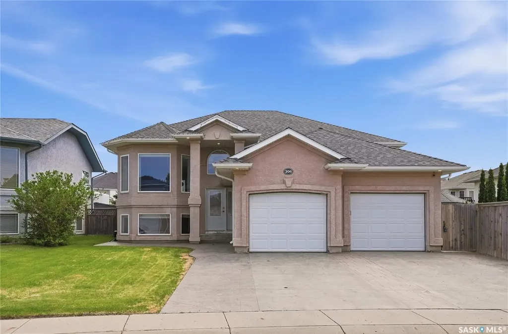 206 Carr Lane Saskatoon SK S7S 1M3