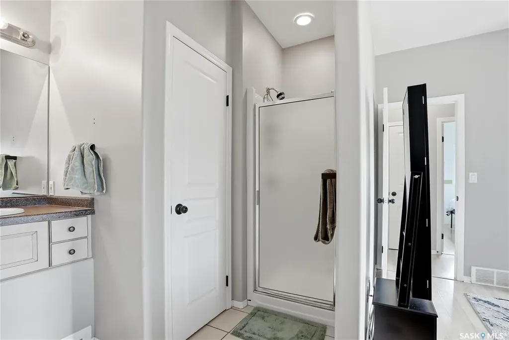 206 Carr Lane Saskatoon SK S7S 1M3