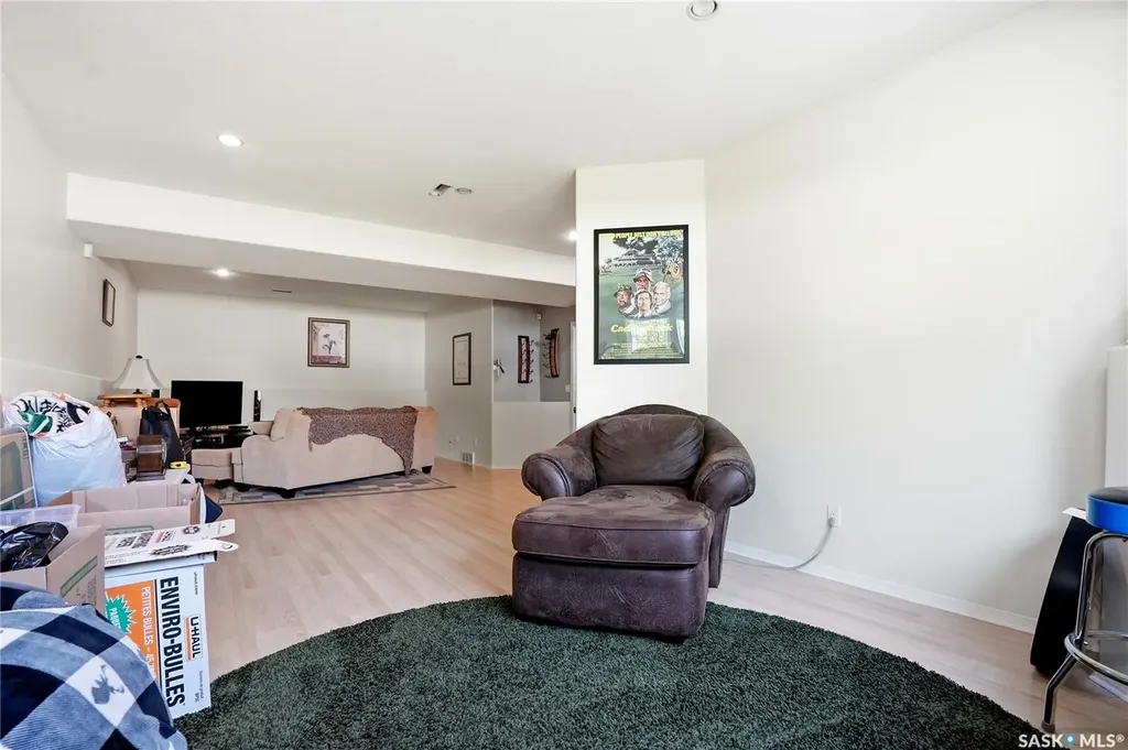 206 Carr Lane Saskatoon SK S7S 1M3