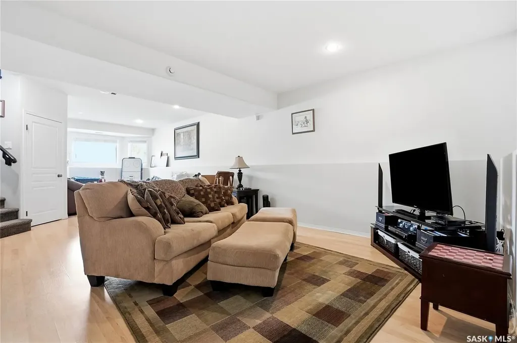 206 Carr Lane Saskatoon SK S7S 1M3