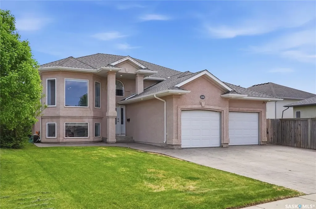 206 Carr Lane Saskatoon SK S7S 1M3
