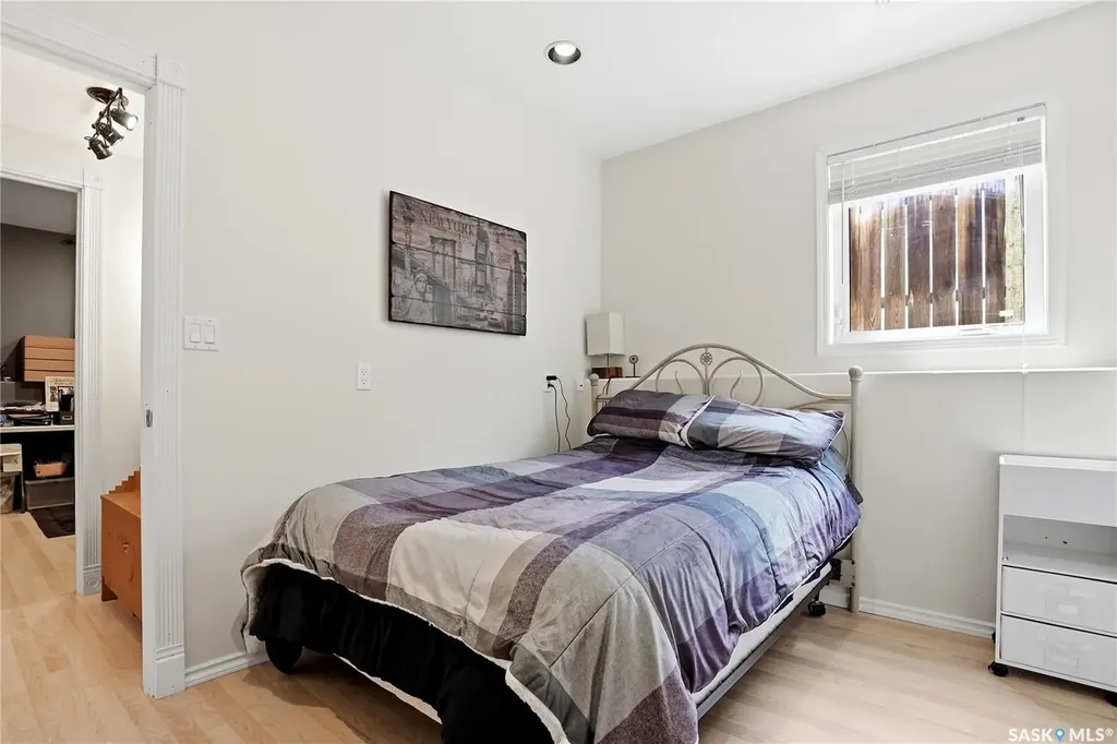 206 Carr Lane Saskatoon SK S7S 1M3