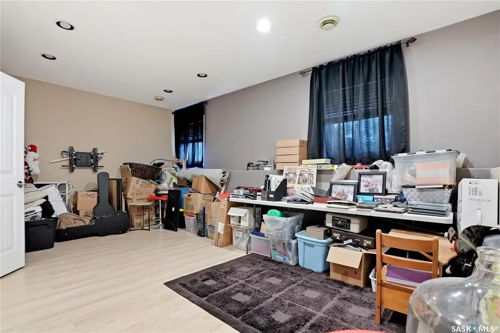 206 Carr Lane Saskatoon SK S7S 1M3