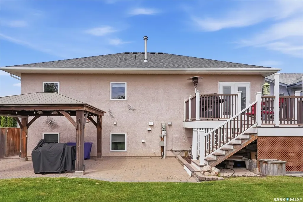 206 Carr Lane Saskatoon SK S7S 1M3