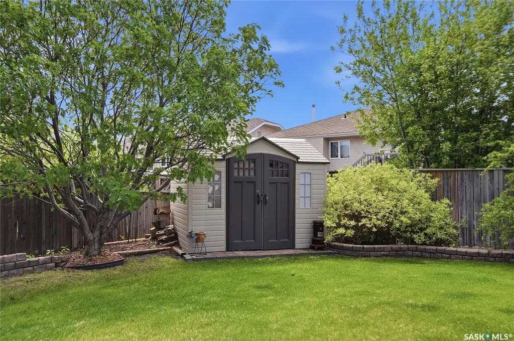 206 Carr Lane Saskatoon SK S7S 1M3