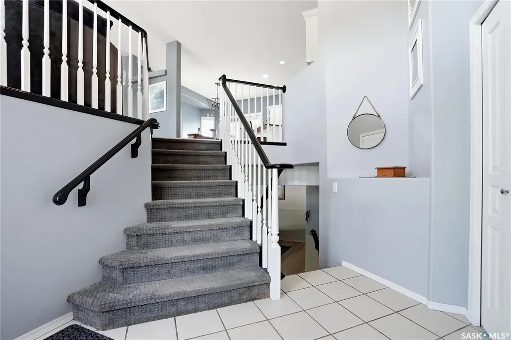 206 Carr Lane Saskatoon SK S7S 1M3