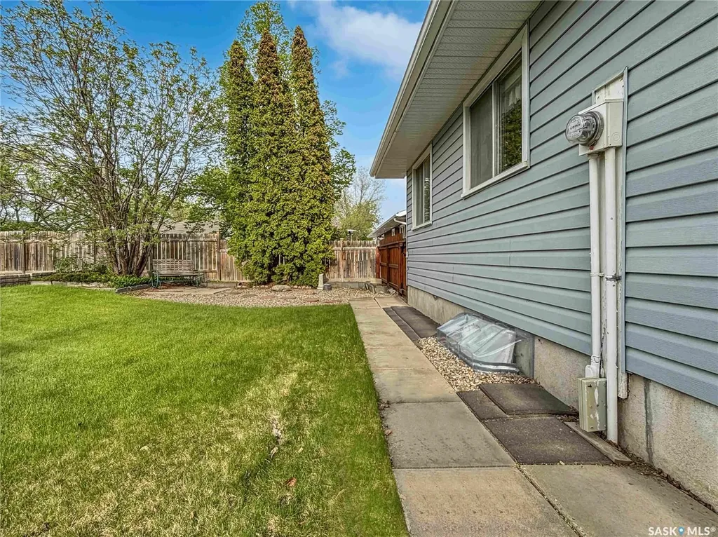 2606 37th Street W Saskatoon SK S7L 4E8