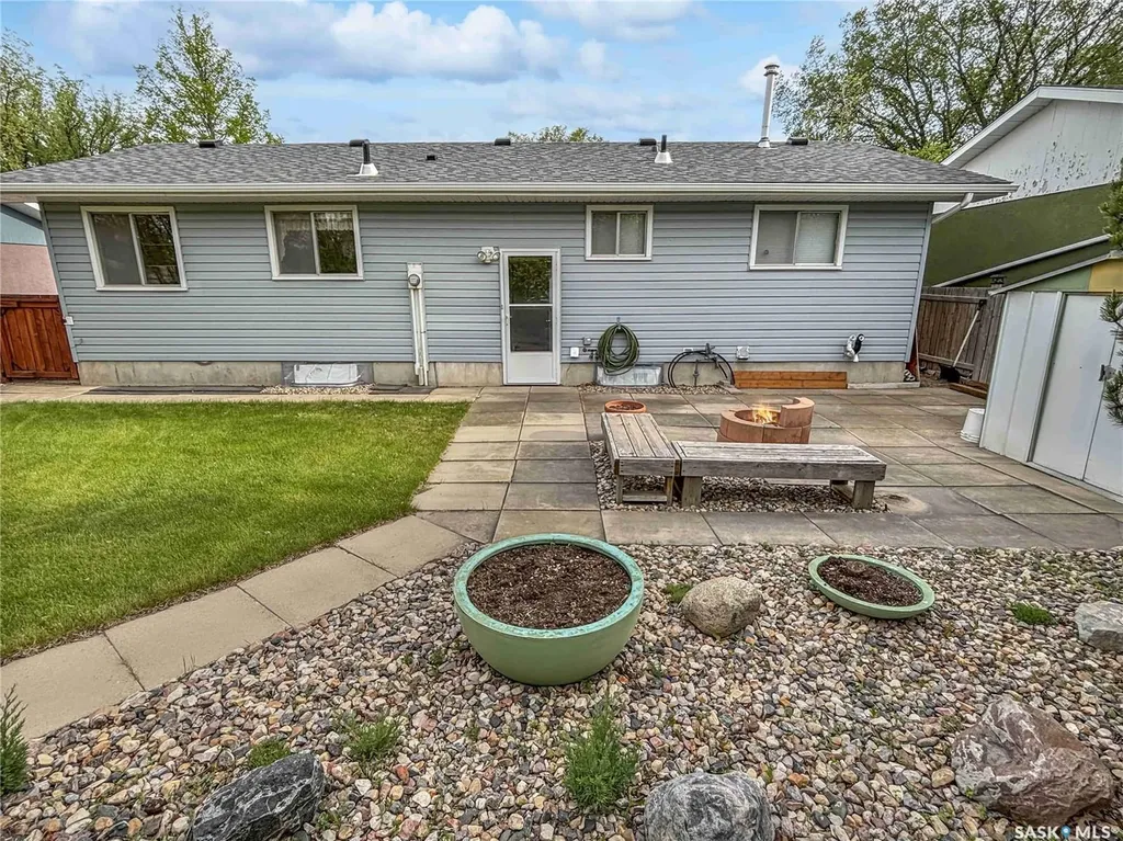 2606 37th Street W Saskatoon SK S7L 4E8