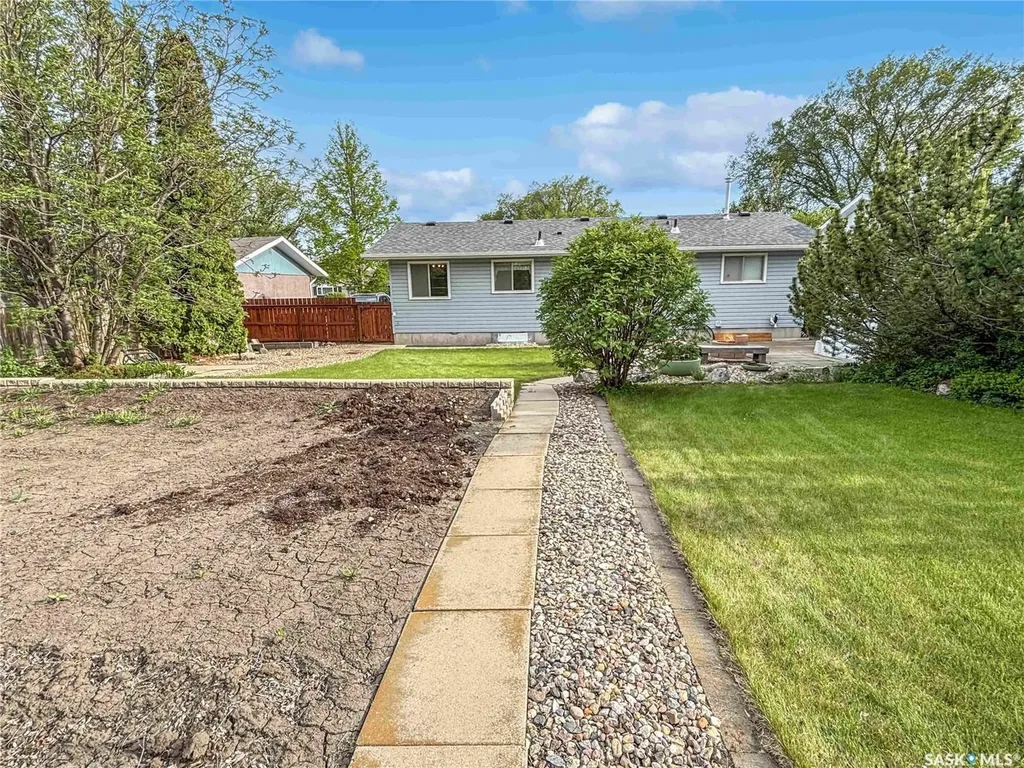 2606 37th Street W Saskatoon SK S7L 4E8