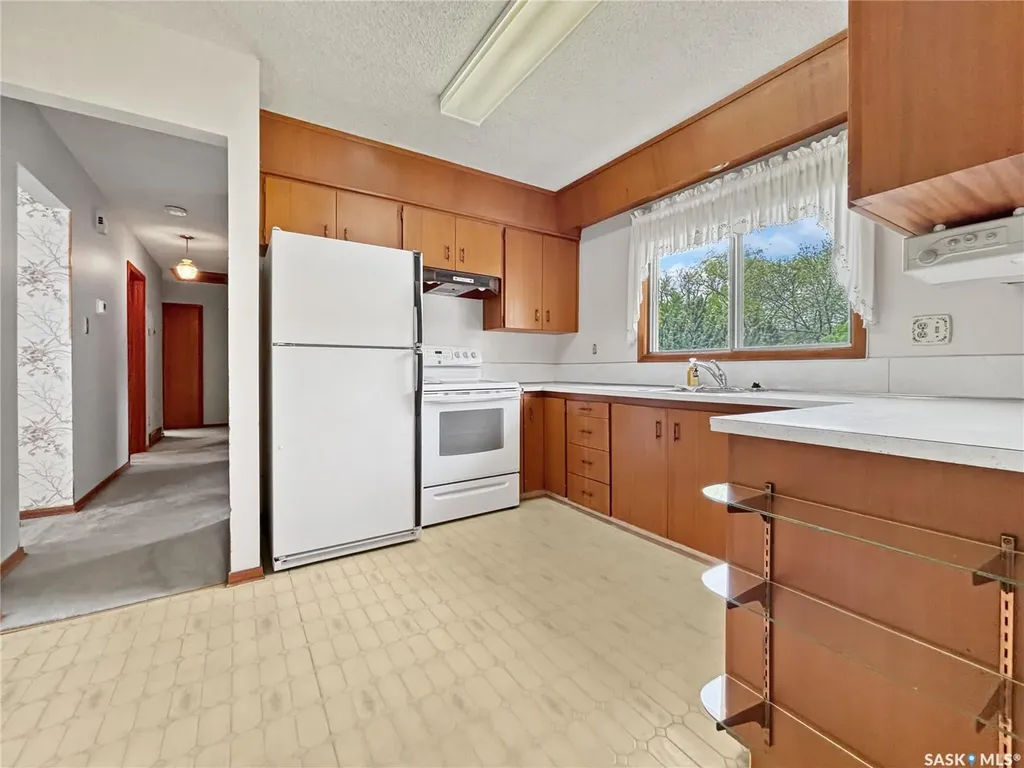 2606 37th Street W Saskatoon SK S7L 4E8