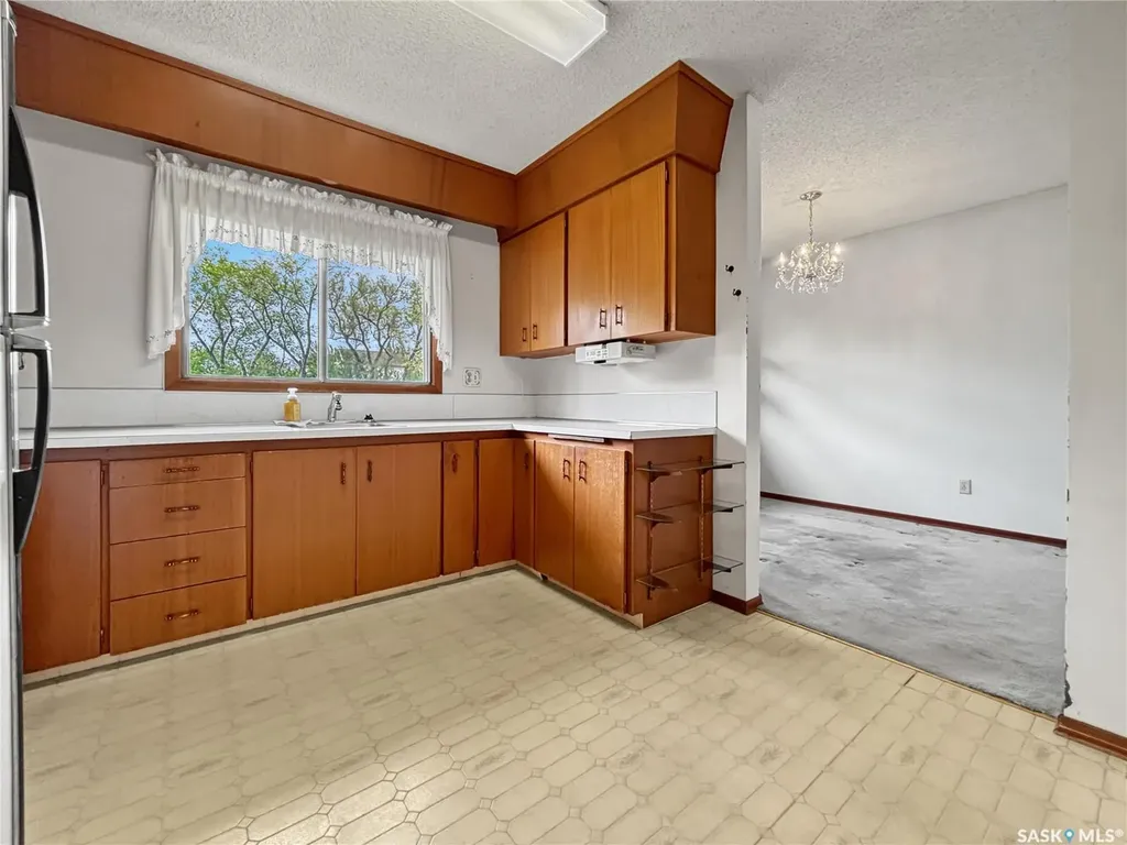 2606 37th Street W Saskatoon SK S7L 4E8