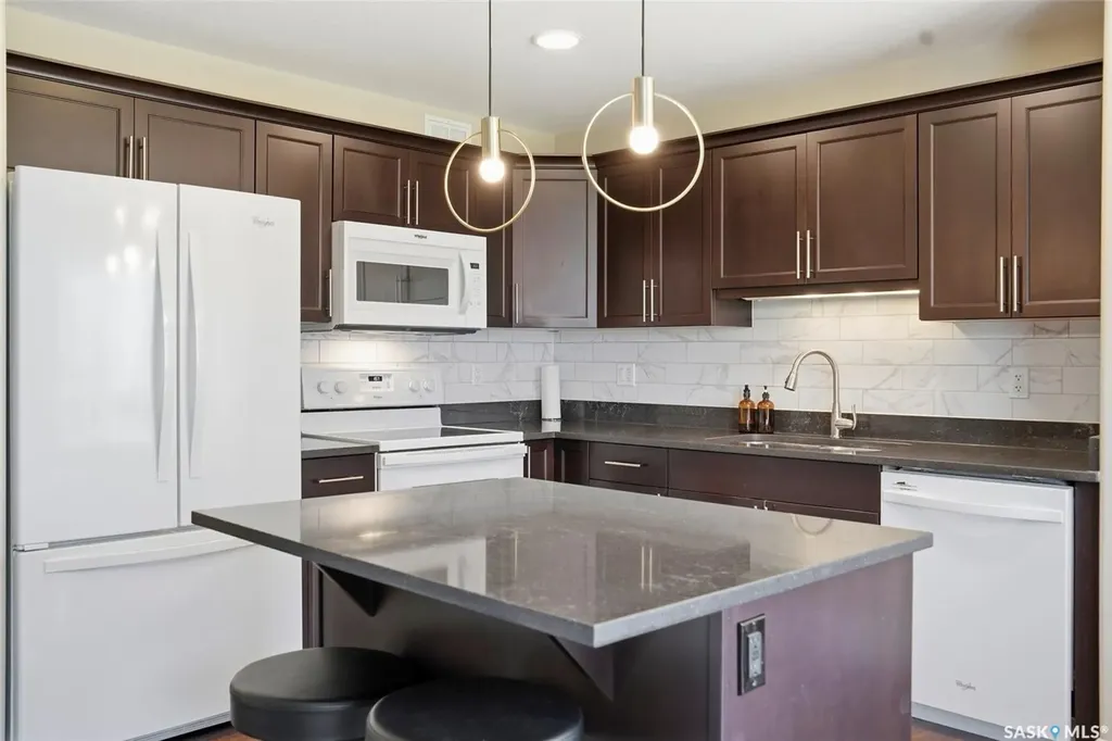 901 4th Street S Martensville SK S0K 2T1