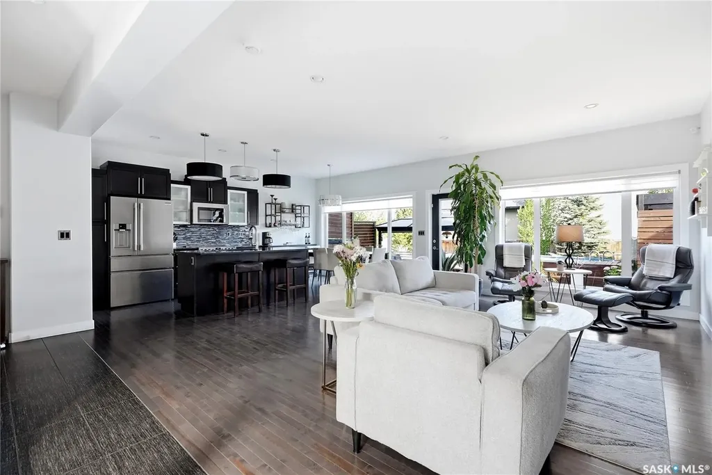 707 Sauer Crescent Saskatoon SK S7W 0J8