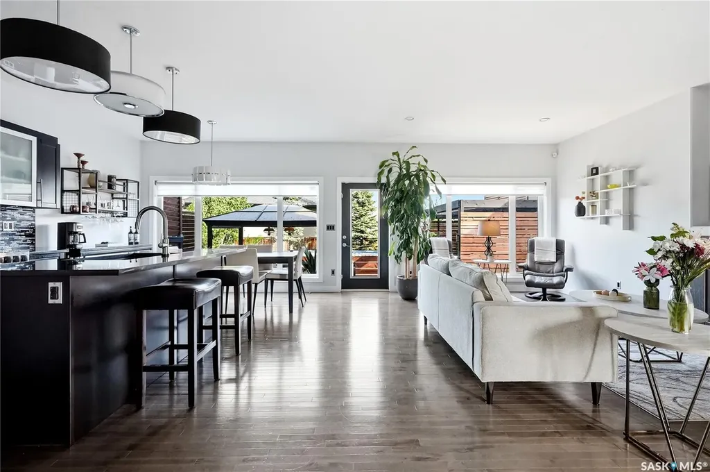 707 Sauer Crescent Saskatoon SK S7W 0J8