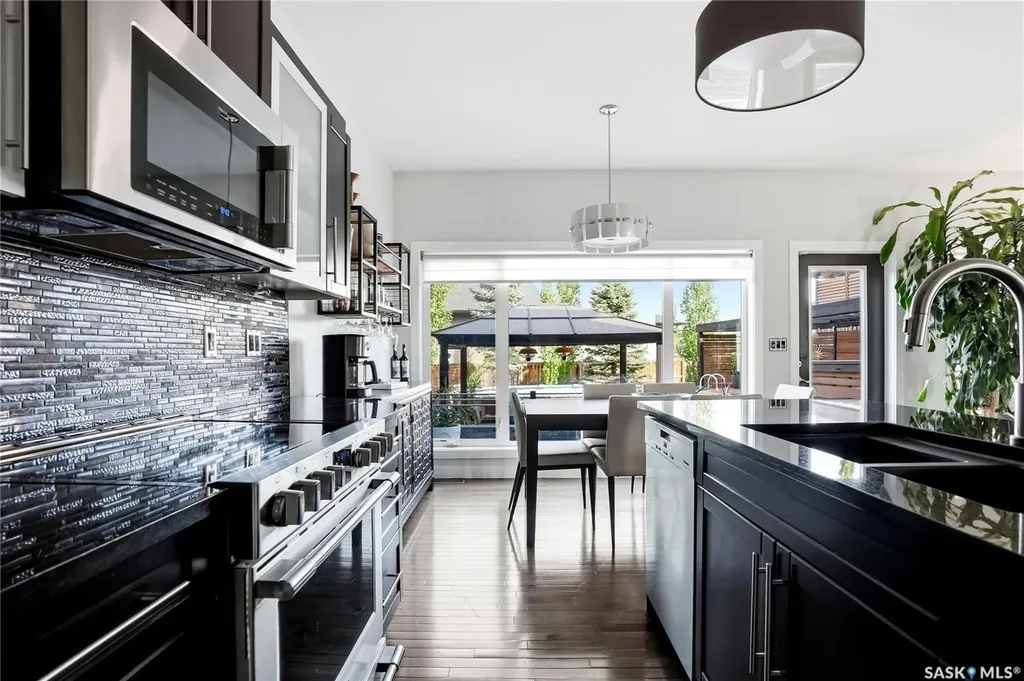 707 Sauer Crescent Saskatoon SK S7W 0J8