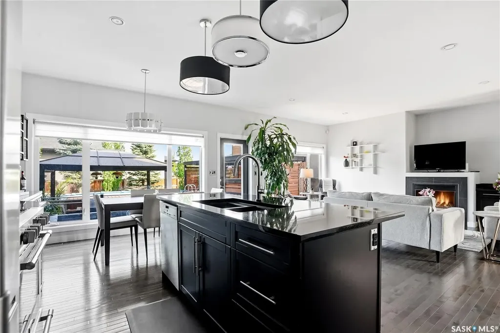 707 Sauer Crescent Saskatoon SK S7W 0J8