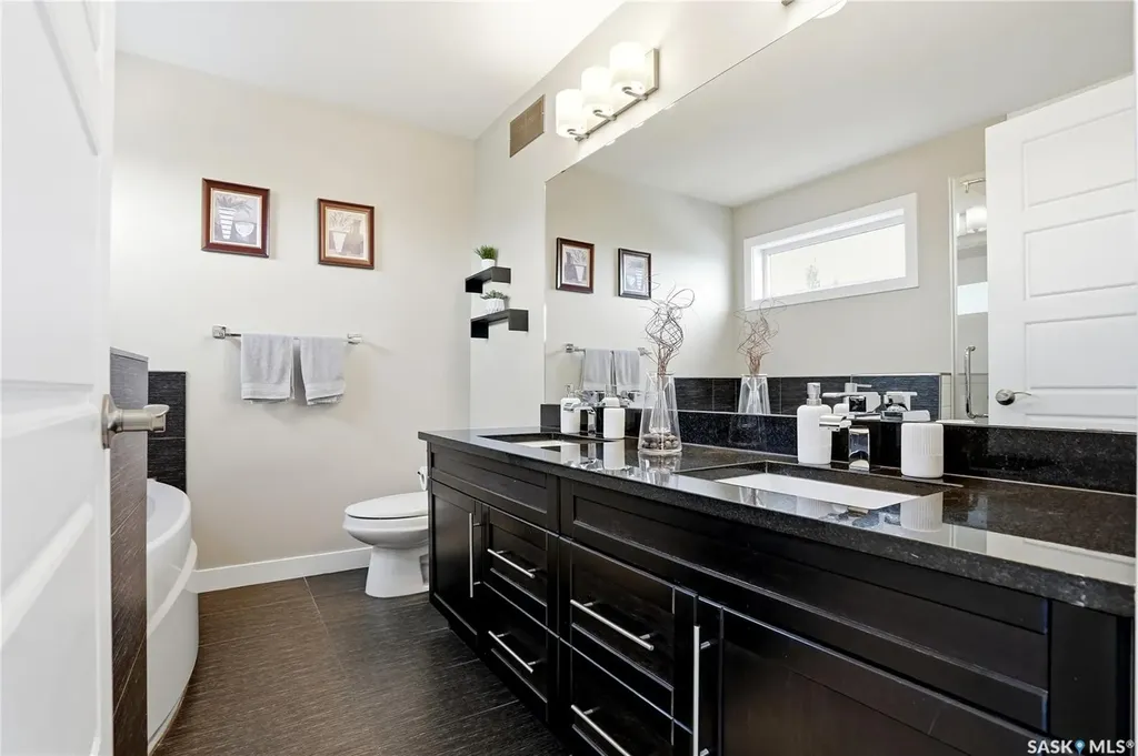 707 Sauer Crescent Saskatoon SK S7W 0J8
