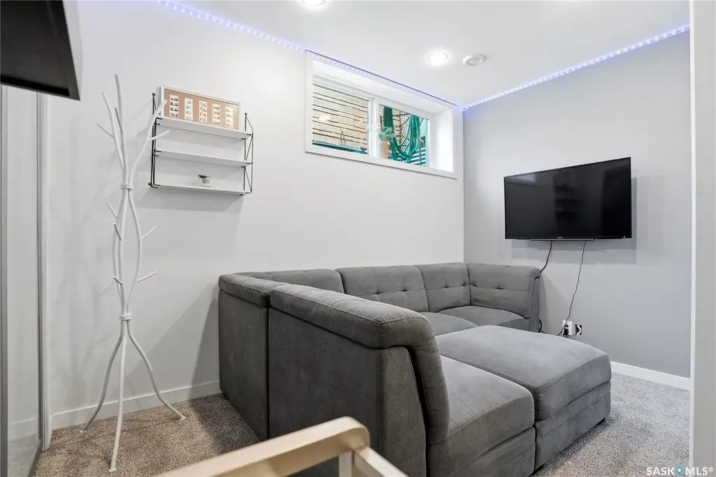 707 Sauer Crescent Saskatoon SK S7W 0J8