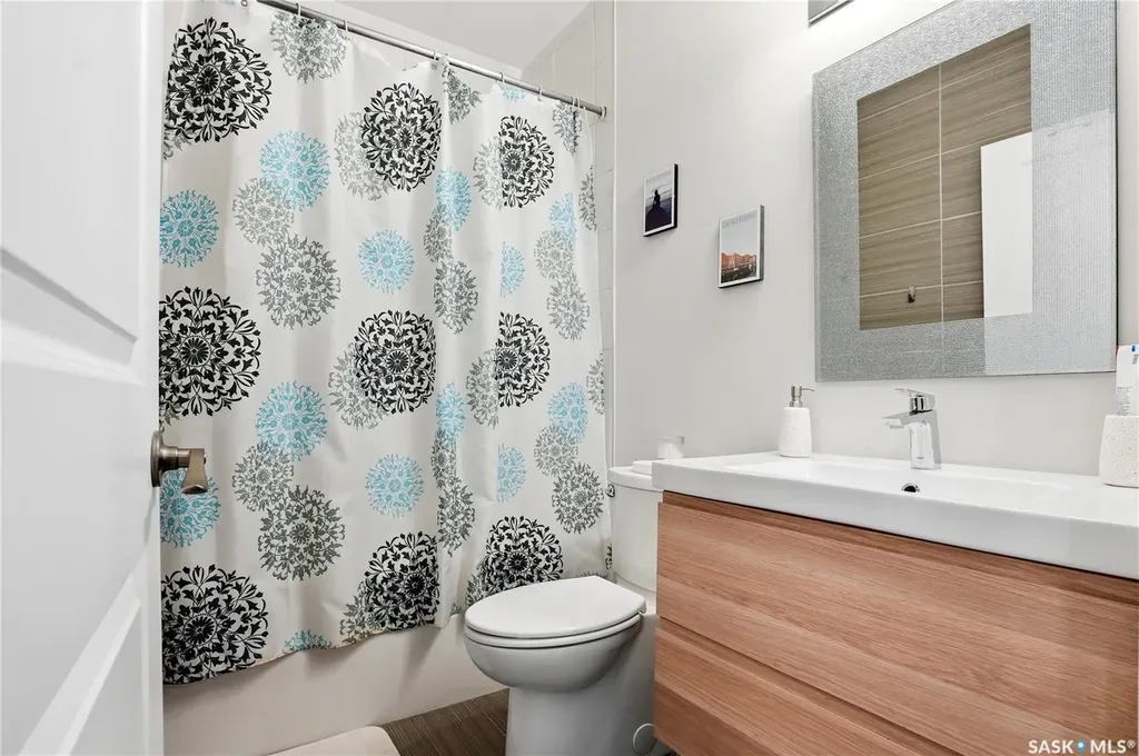 707 Sauer Crescent Saskatoon SK S7W 0J8