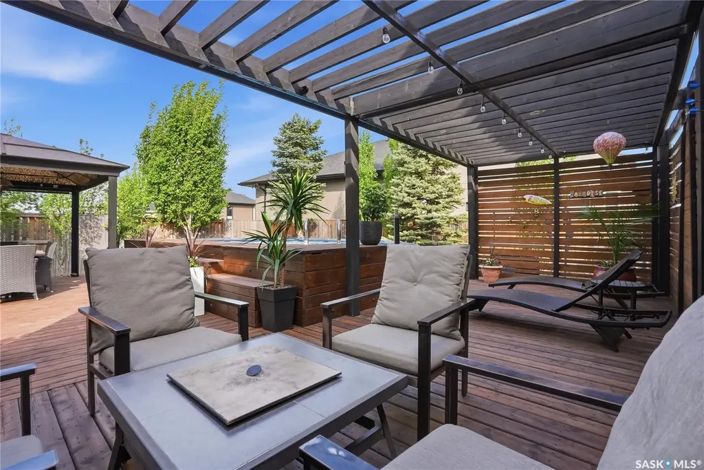 707 Sauer Crescent Saskatoon SK S7W 0J8