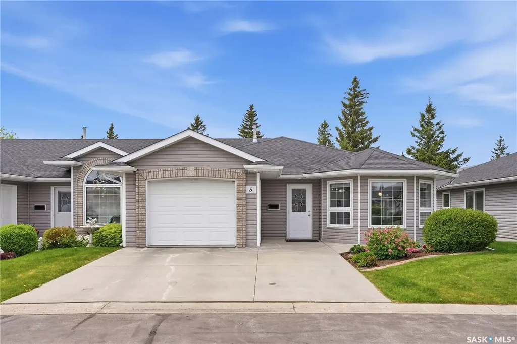 206 Ross Avenue Dalmeny SK S0K 1E0