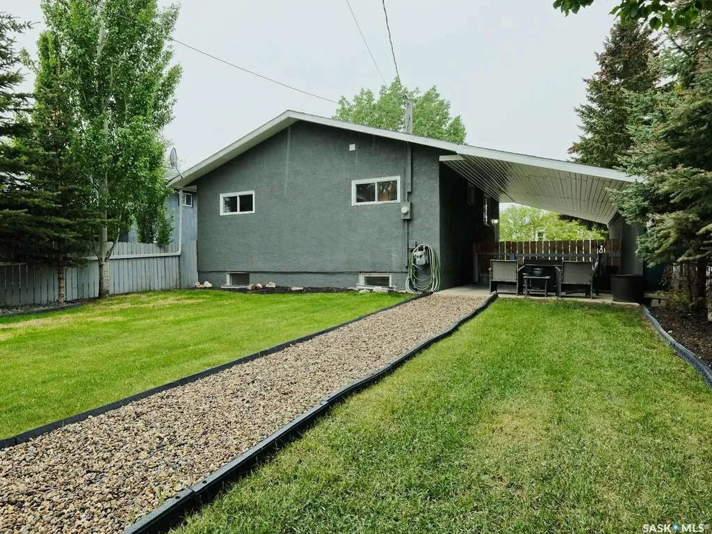 302 7th Street E Rosetown SK S0L 2V0