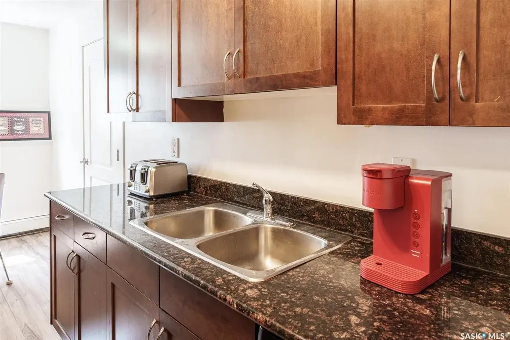 1013 Lansdowne Avenue Saskatoon SK S7H 2C2
