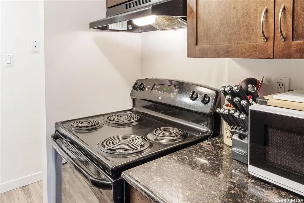 1013 Lansdowne Avenue Saskatoon SK S7H 2C2