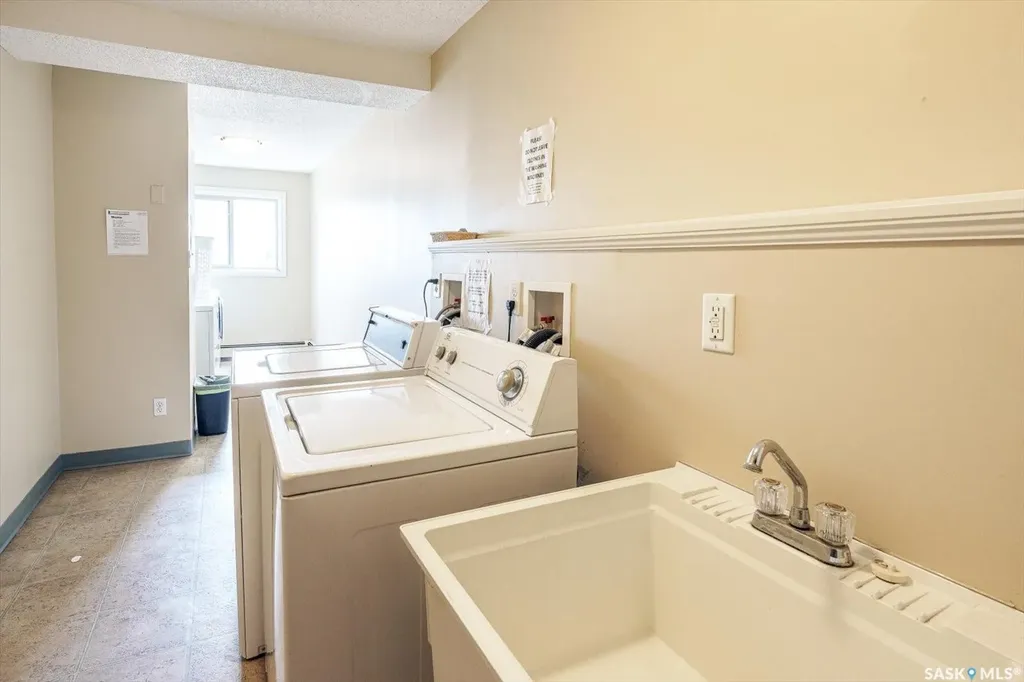 1013 Lansdowne Avenue Saskatoon SK S7H 2C2