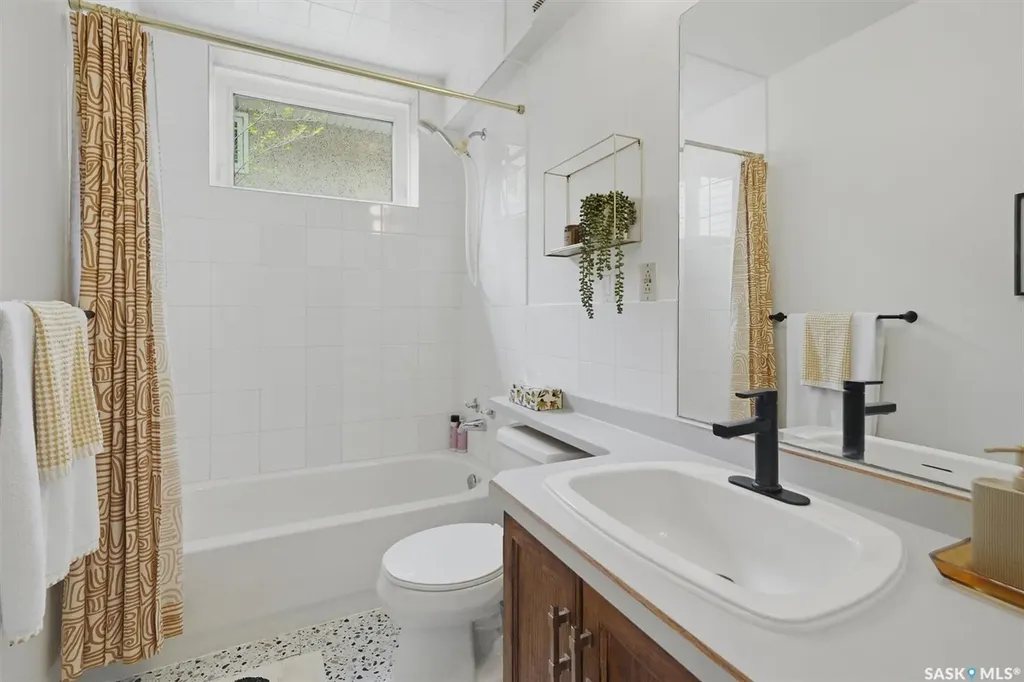 52 Potter Crescent Saskatoon SK S7H 3L3