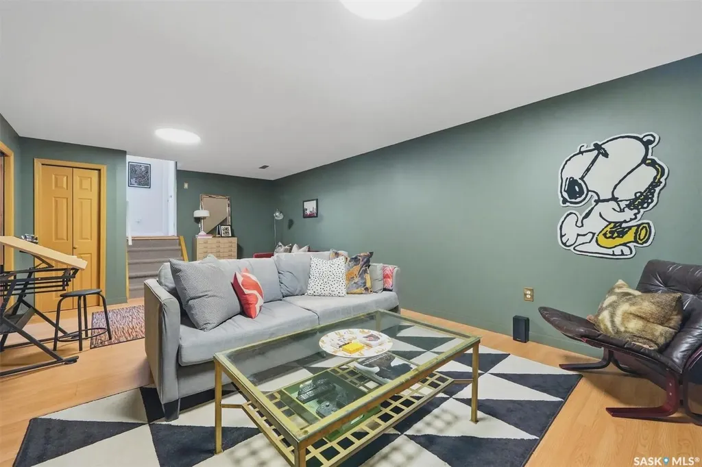 52 Potter Crescent Saskatoon SK S7H 3L3