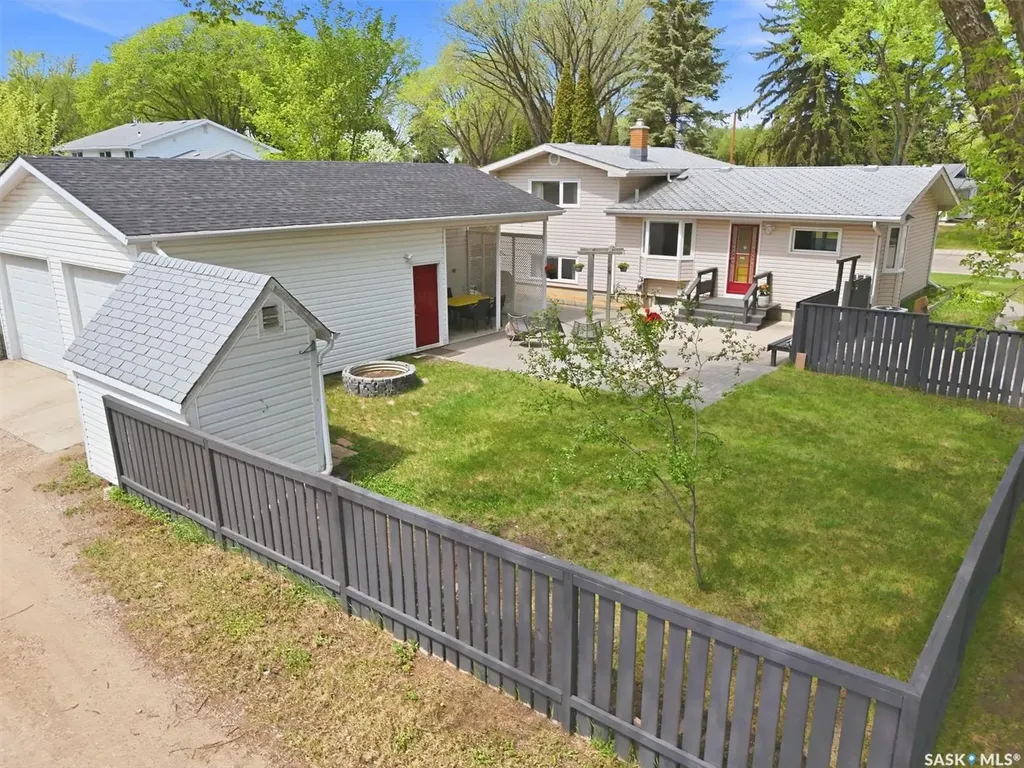 52 Potter Crescent Saskatoon SK S7H 3L3