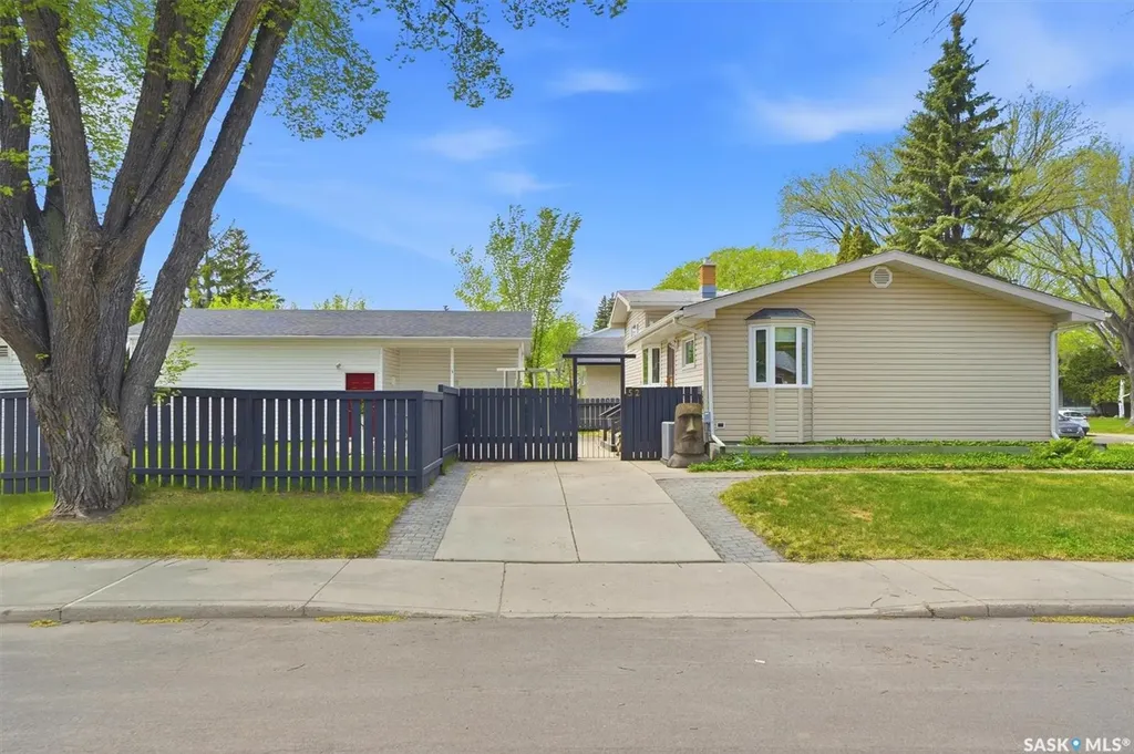 52 Potter Crescent Saskatoon SK S7H 3L3