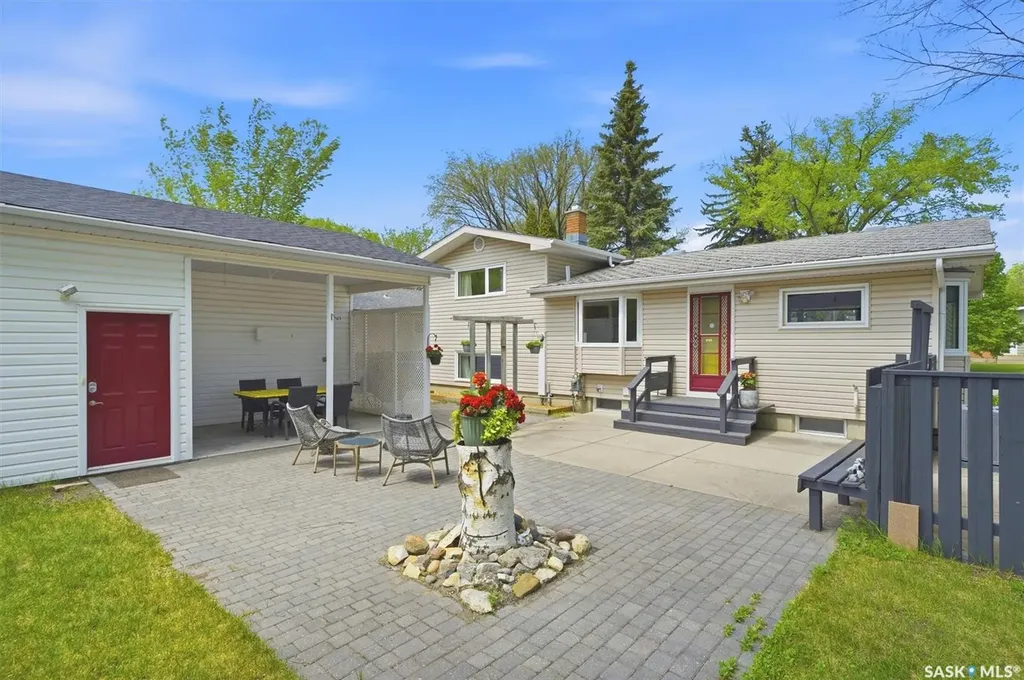 52 Potter Crescent Saskatoon SK S7H 3L3
