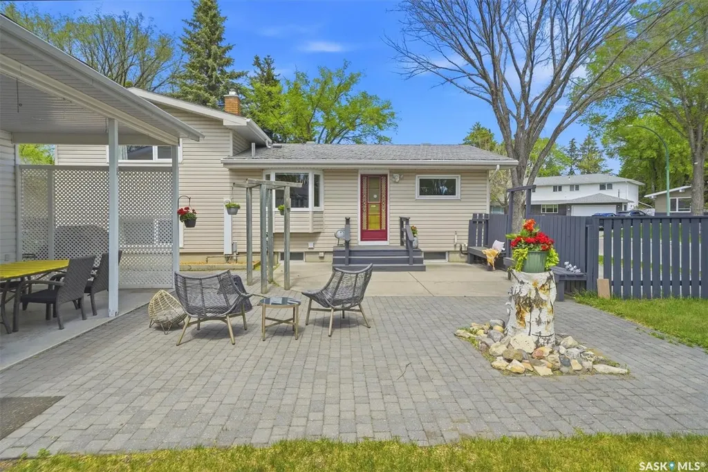 52 Potter Crescent Saskatoon SK S7H 3L3