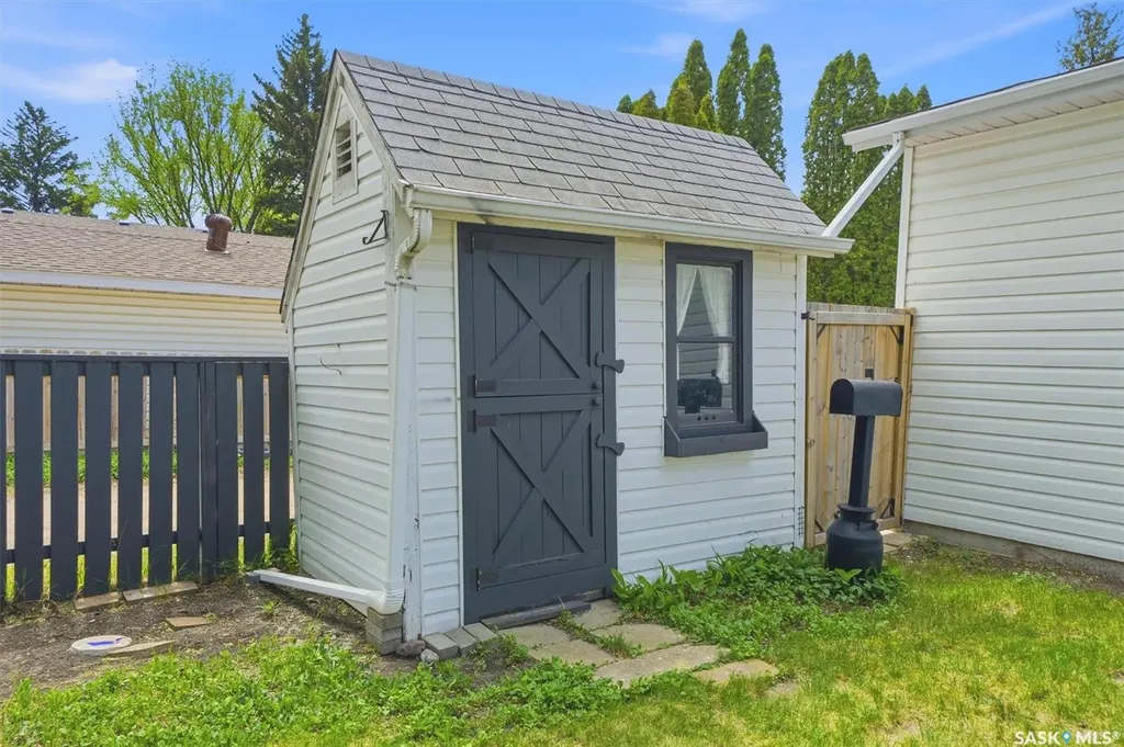 52 Potter Crescent Saskatoon SK S7H 3L3