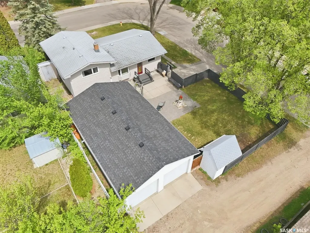 52 Potter Crescent Saskatoon SK S7H 3L3