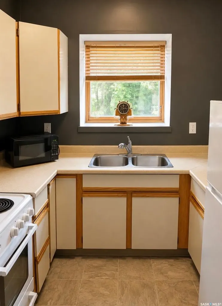 102 Manor Drive Nipawin SK S0E 1W0
