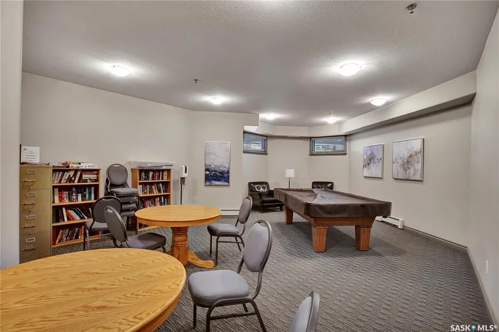 619 Saskatchewan Crescent W Saskatoon SK S7M 0A5